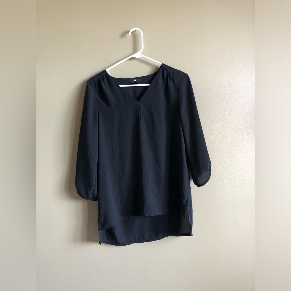 H&M Women Black 3/4 Cuff Sleeve V neck Blouse Size 2